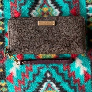 Michael Kors Wallet Mulberry-Brown color